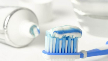 dont-let-your-teeth-gums-suffer-from-fake-toothpaste